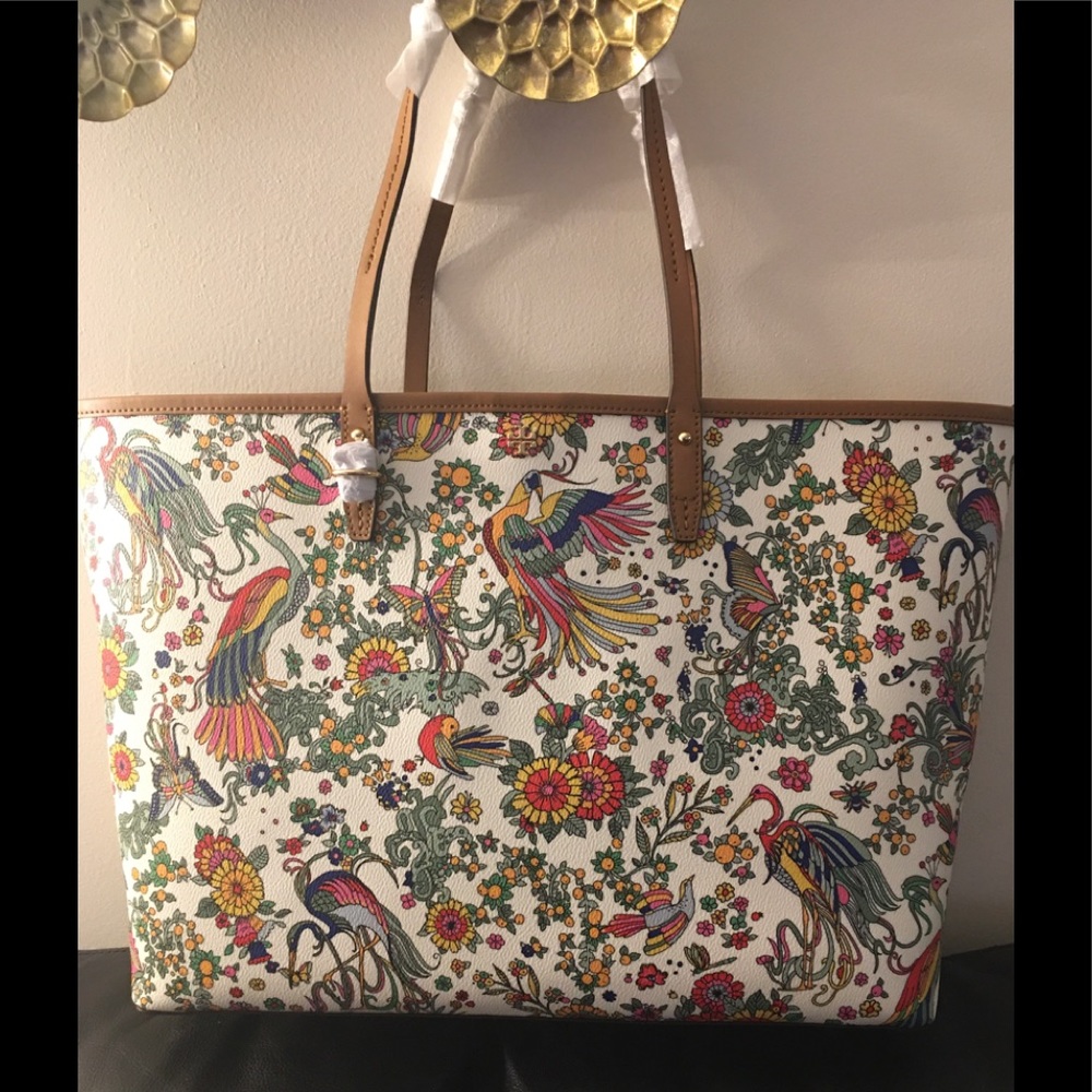 NWT !! Tory Burch Kerrington Tote !!